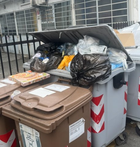 Segnalazione accumulo rifiuti e situazione di degrado