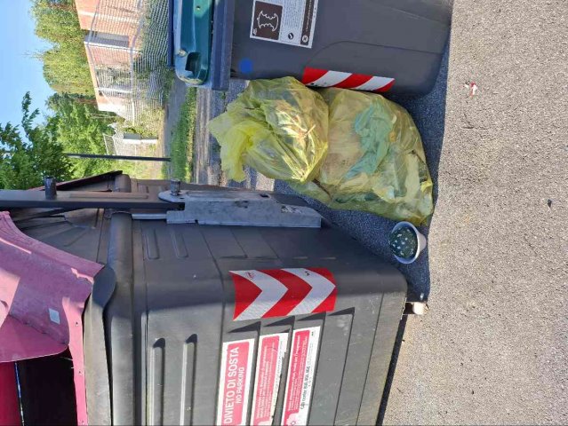 abbandono rifiuti #16