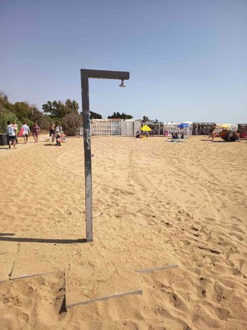 Mancato funzionamento della doccia della spiaggia comunale Arenella di Siracusa