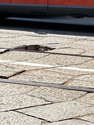 pavè via Amadeo 14 Milano